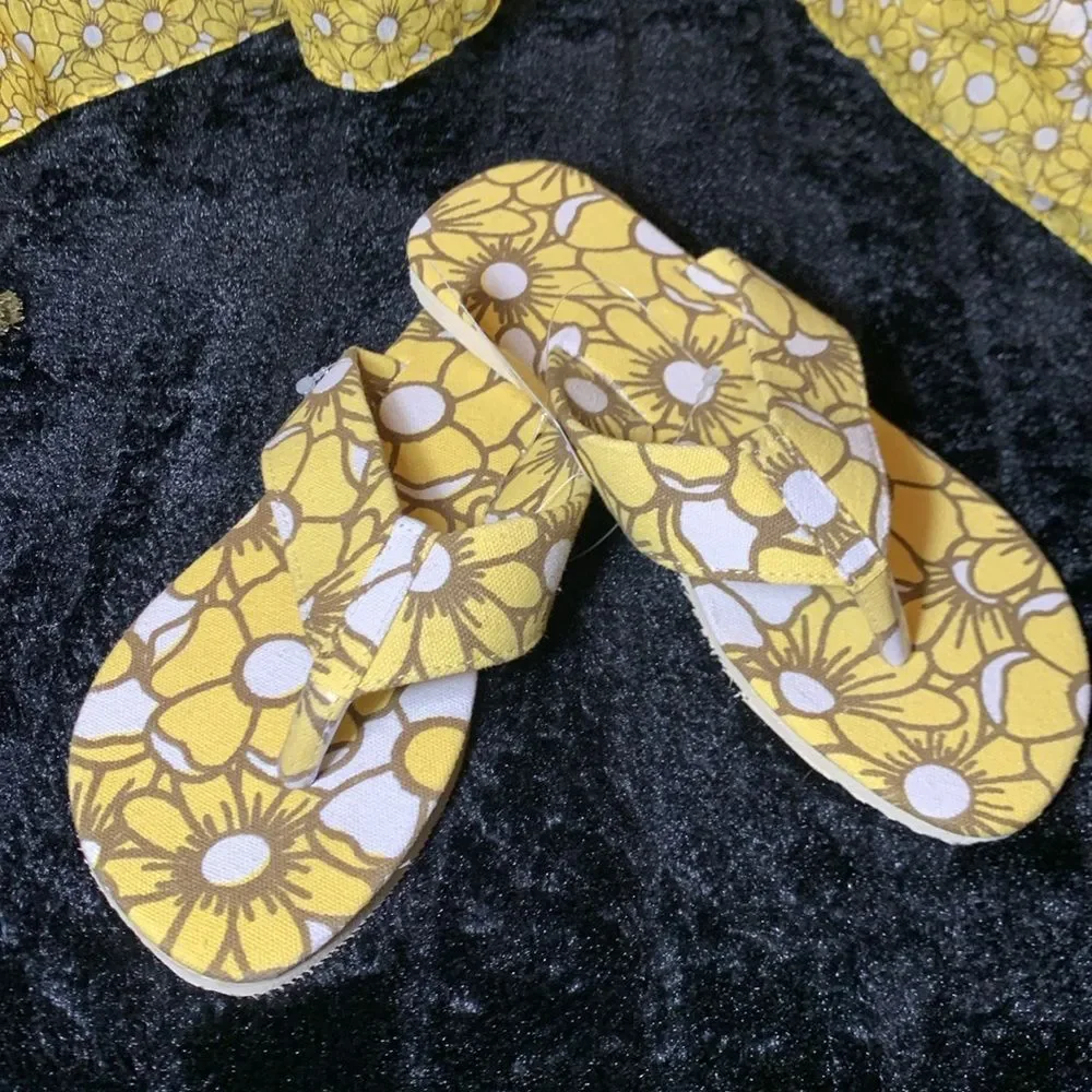 Women's Yellow Daisy Cotton Kaftan Swimsuit Cover Up & Matching Flip Flops NWT